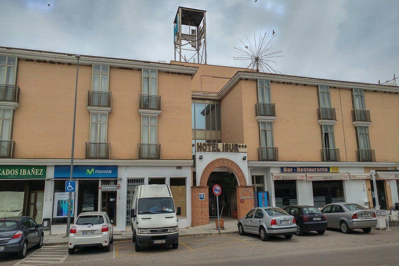 Isur Hotel 3*