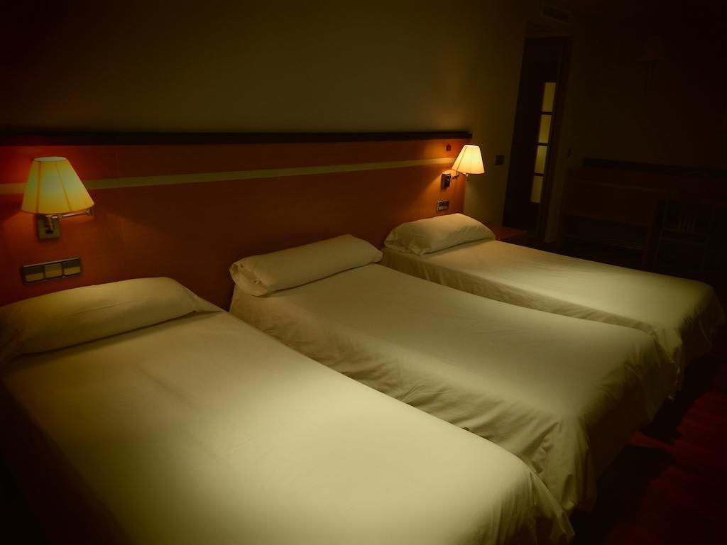 Isur Hotel Llerena