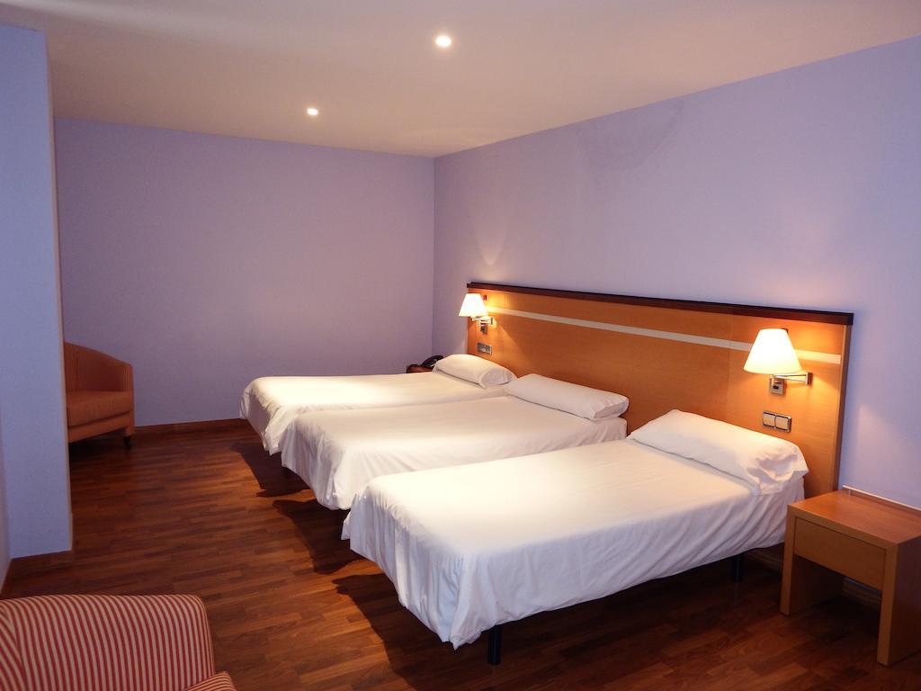 Isur Hotel Llerena
